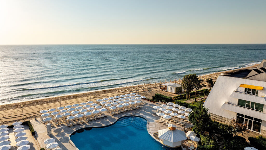 AluaSun Helios Beach