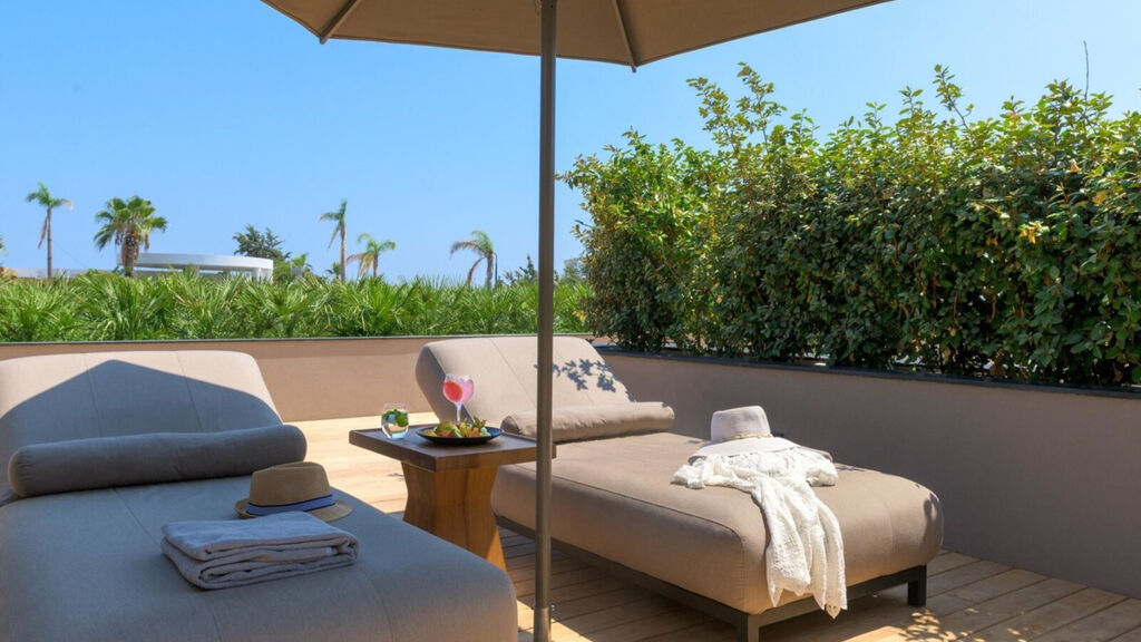 Ammades All-Suite Beach Hotel