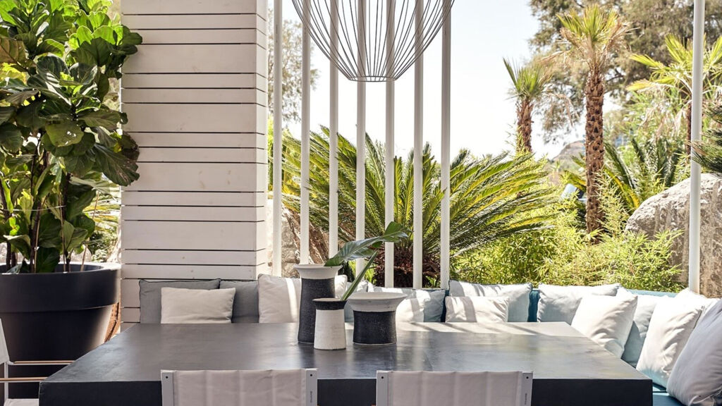 Ammades All-Suite Beach Hotel