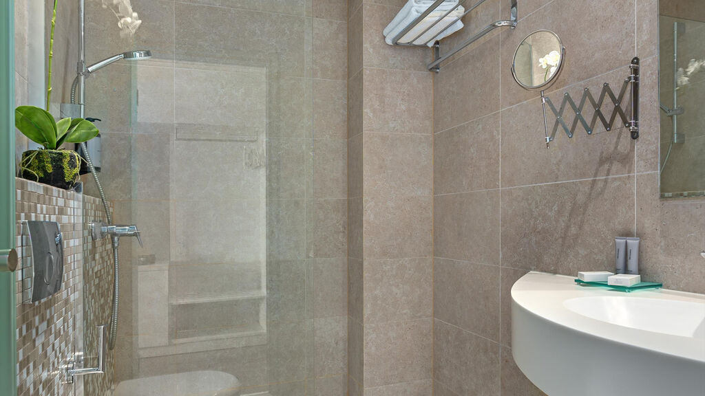 Ammon Zeus Luxury Beach