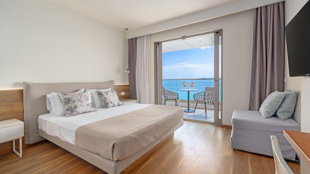 Ammon Zeus Luxury Beach