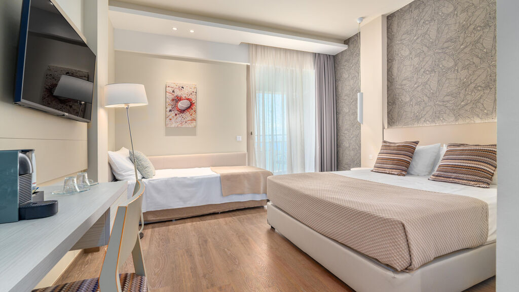 Ammon Zeus Luxury Beach