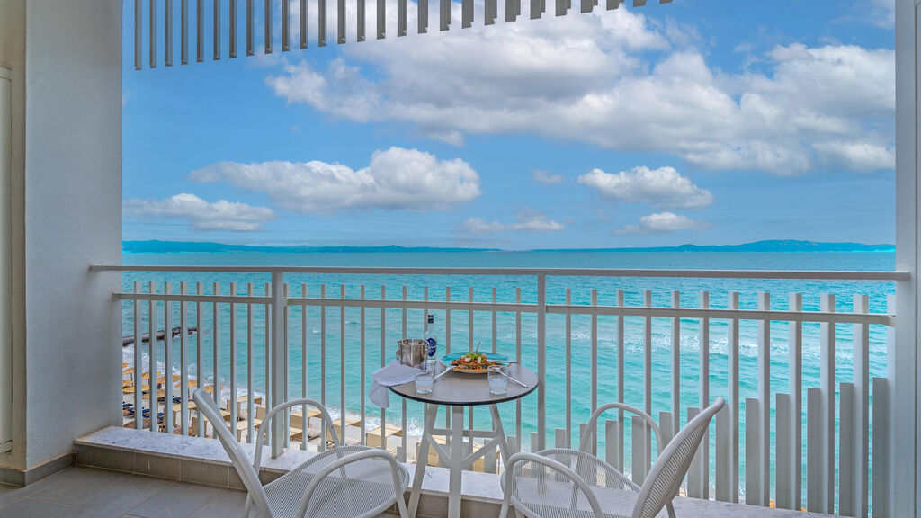 Ammon Zeus Luxury Beach
