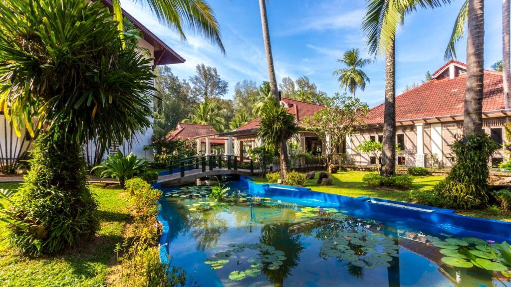 Amora Beach Resort