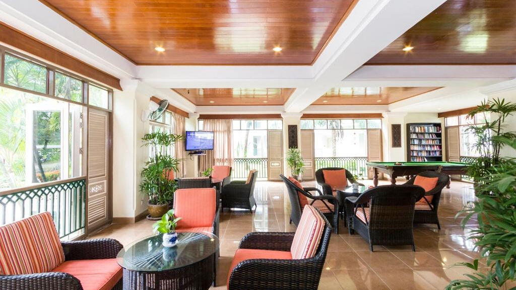 Amora Beach Resort