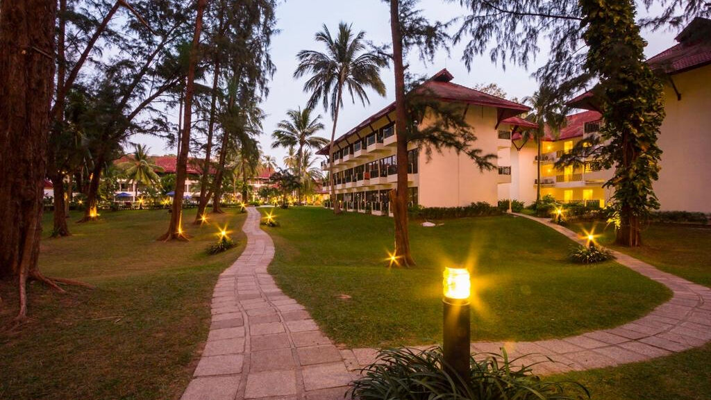 Amora Beach Resort