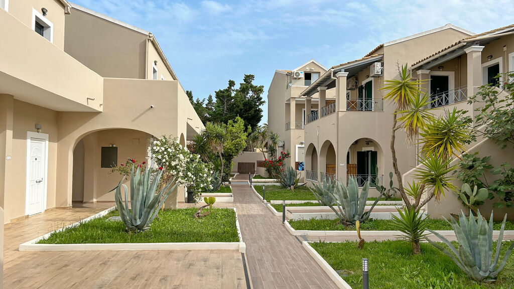 Amour Holiday Resort