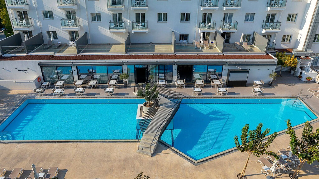 Anemi Hotel & Suites