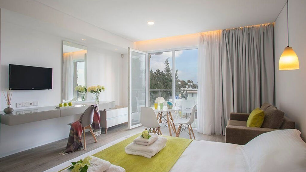 Anemi Hotel & Suites