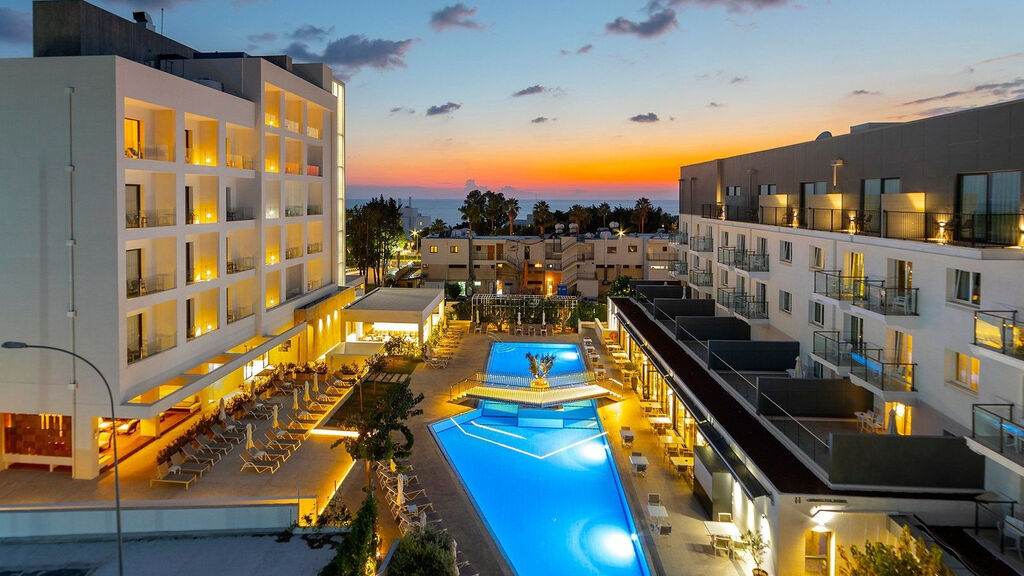 Anemi Hotel & Suites