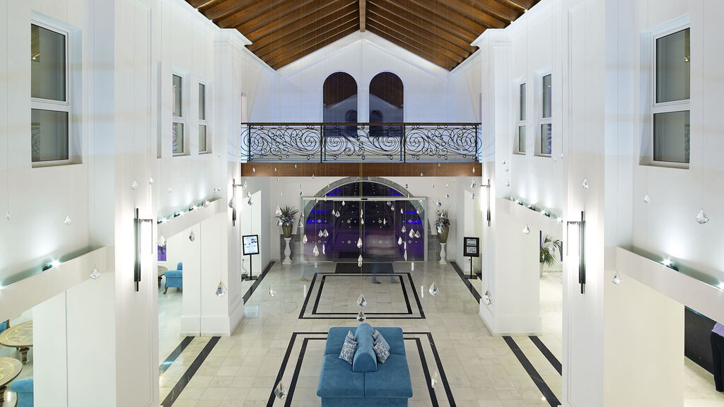 Anemos Luxury Grand Resort Hotel