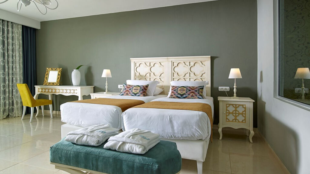 Anemos Luxury Grand Resort Hotel