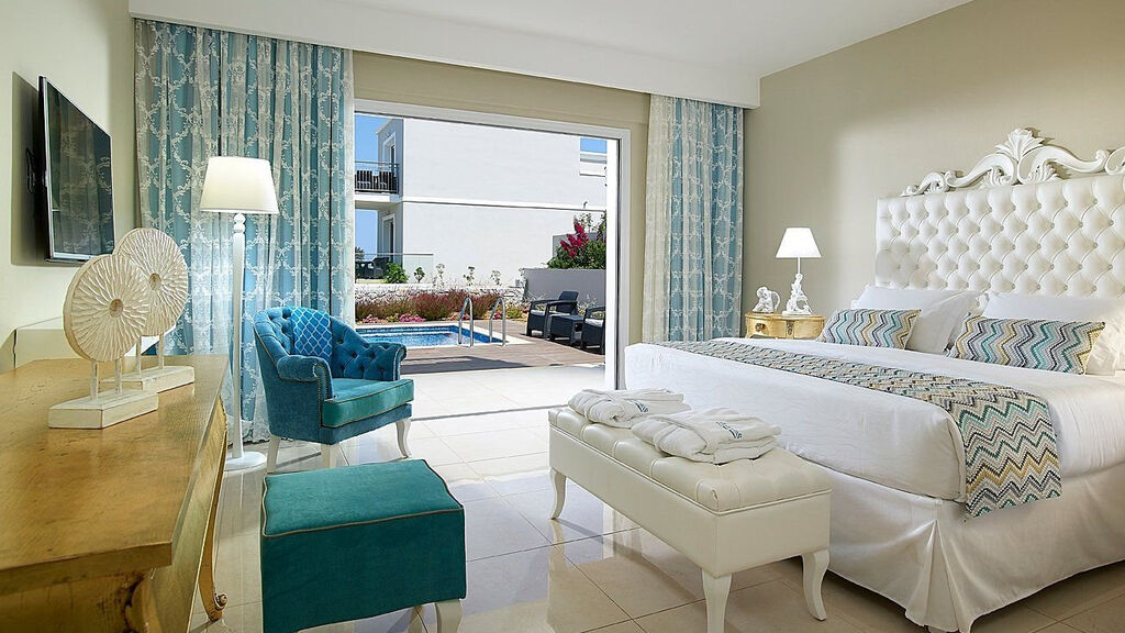 Anemos Luxury Grand Resort