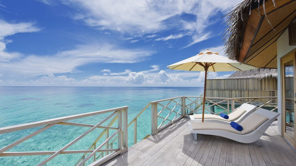 Angaga Island Resort & Spa