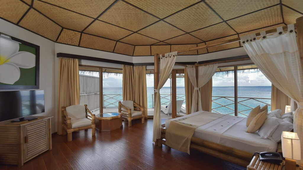 Angaga Island Resort & Spa