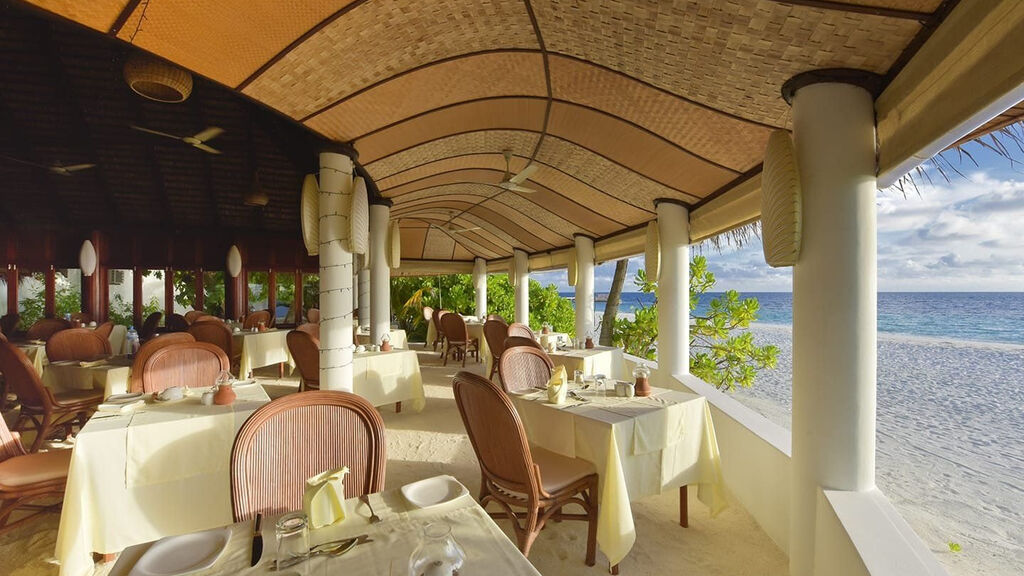 Angaga Island Resort & Spa