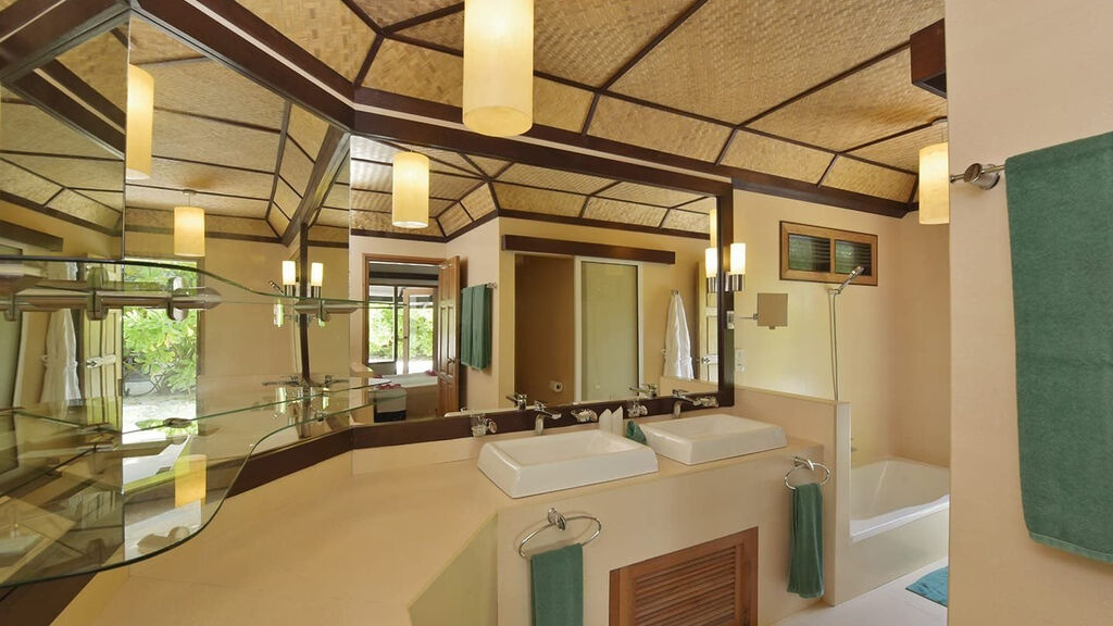 Angaga Island Resort & Spa