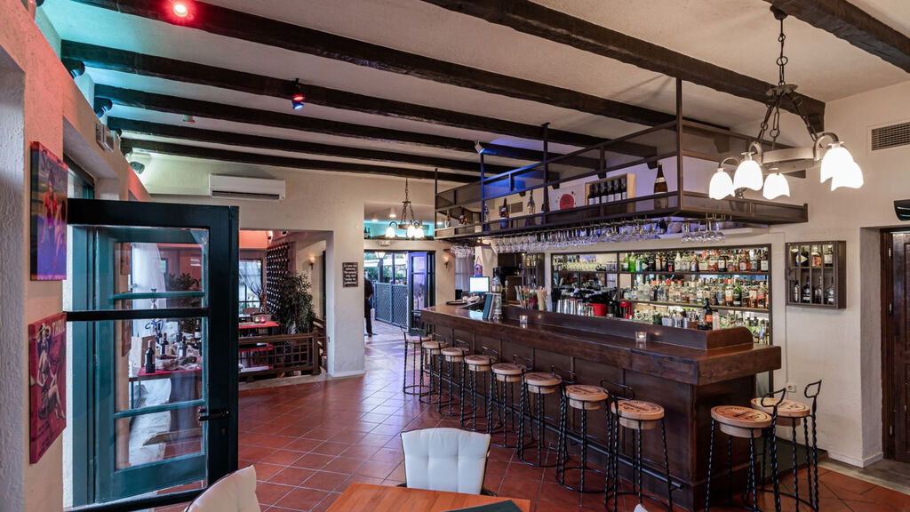 Anissa Beach Village