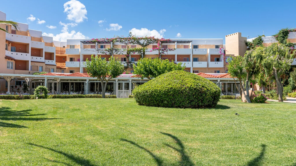 Anissa Beach Village