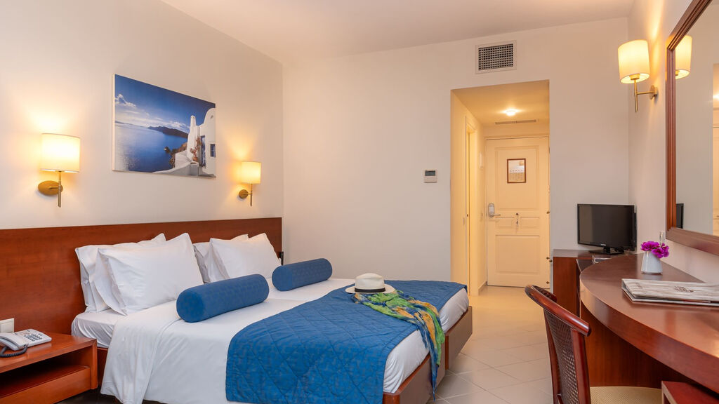 Anissa Beach Village