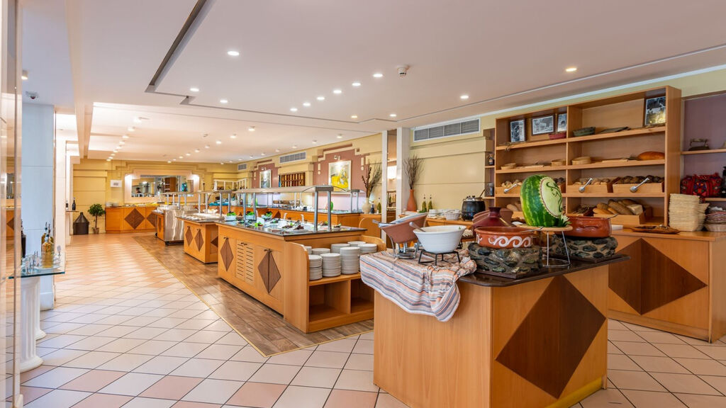 Anissa Beach Village