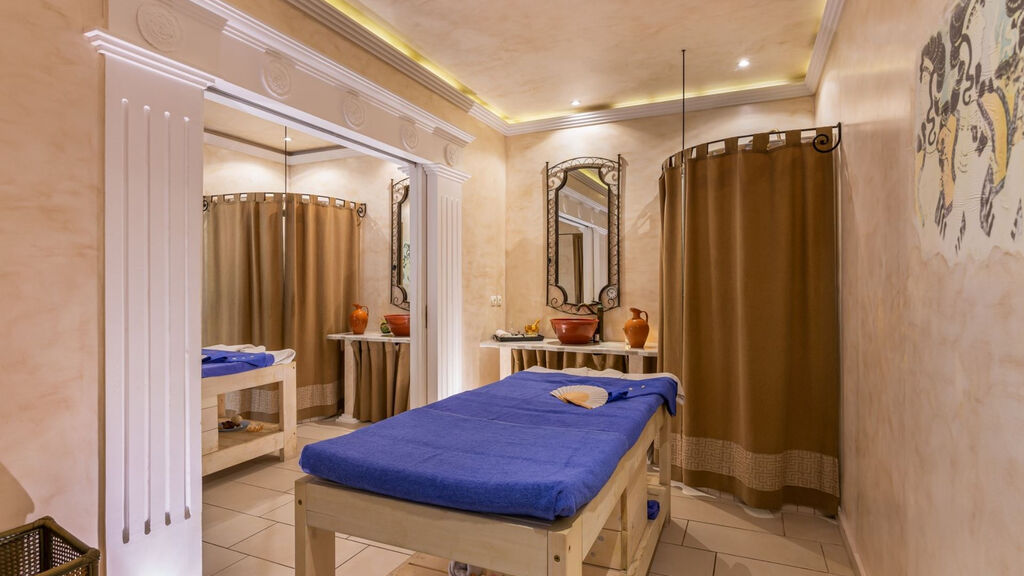 Anissa Beach Village