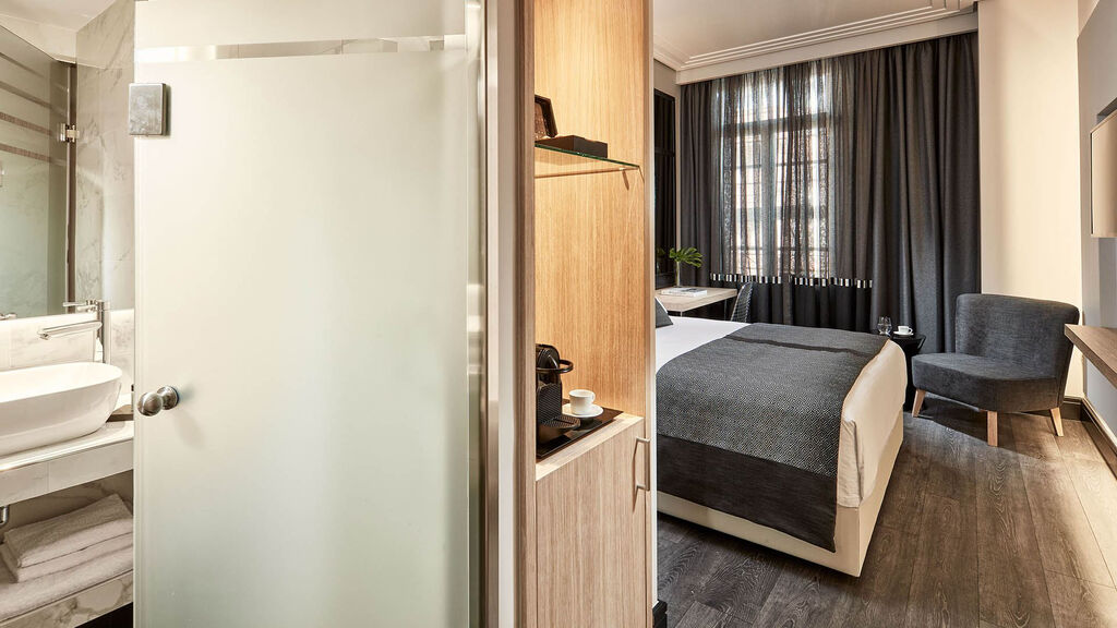 Antigon Urban Chic Hotel