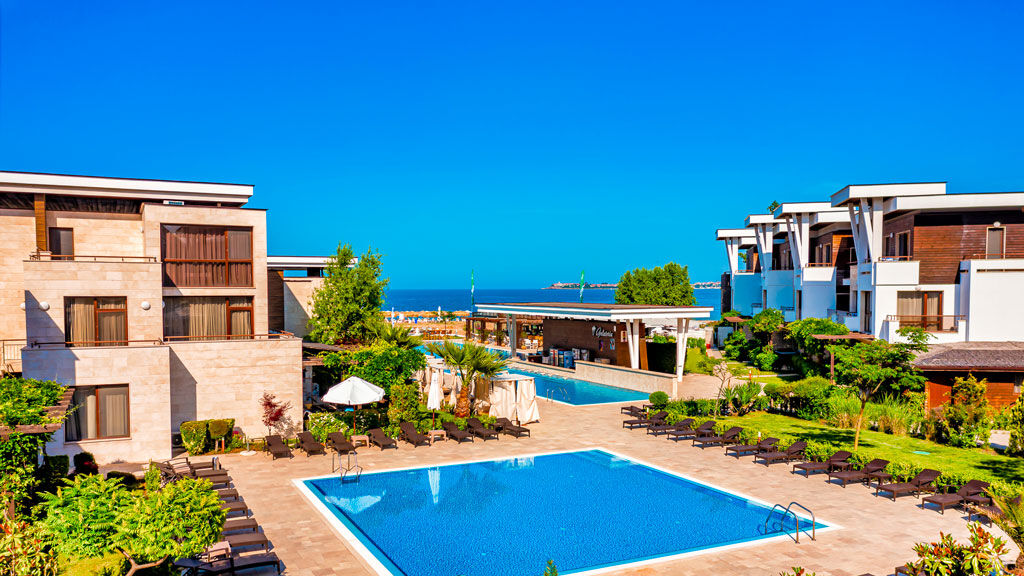 Apolonia Resort