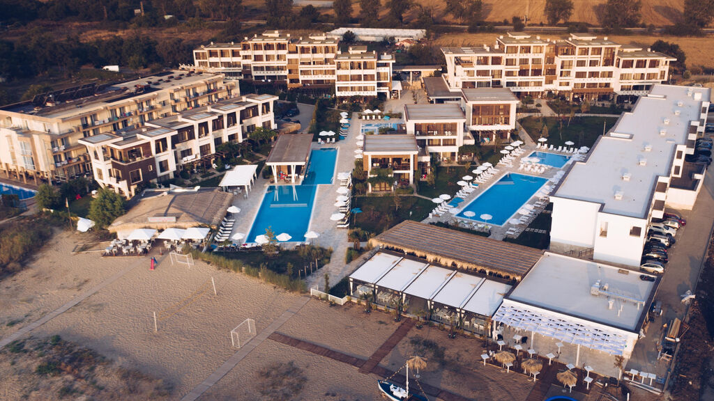 Apolonia Resort