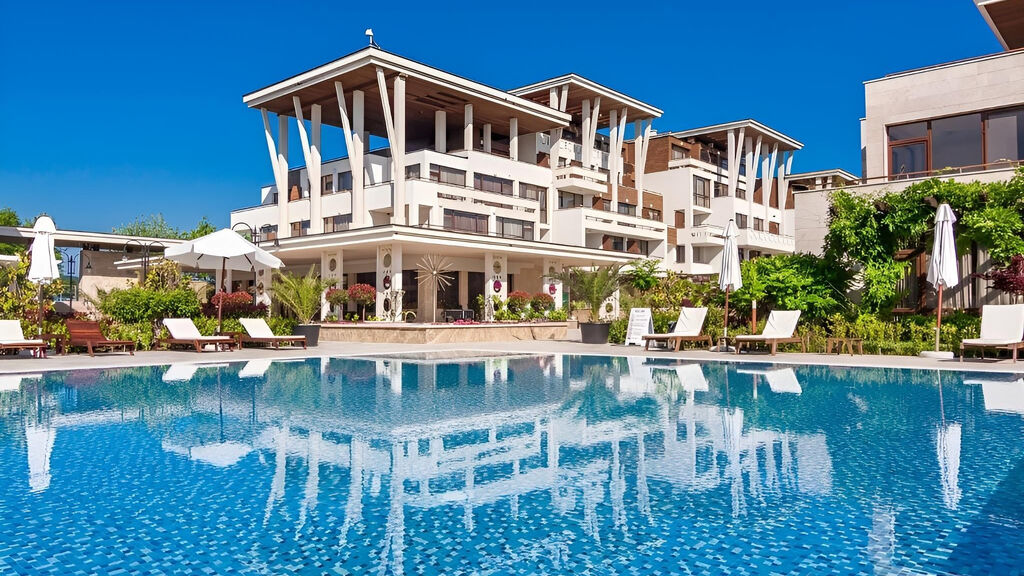 Apolonia Resort