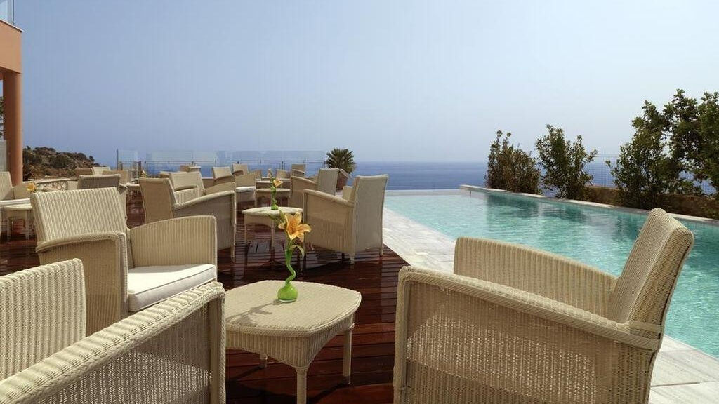 Apostolata Island Resort & Spa