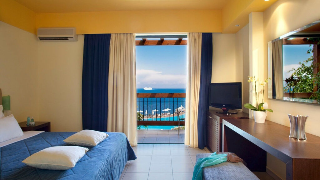Apostolata Island Resort & Spa