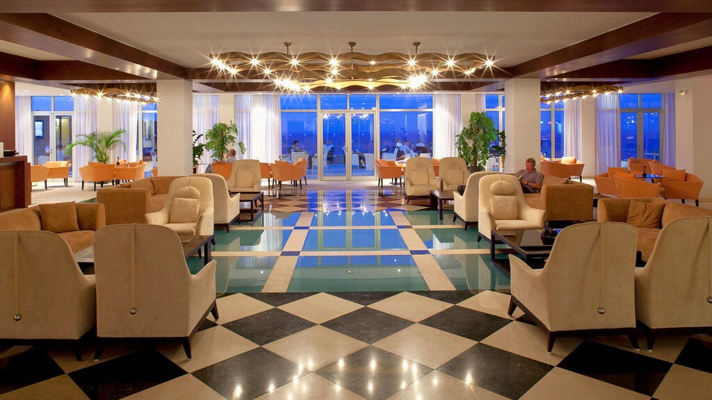 Apostolata Island Resort & Spa