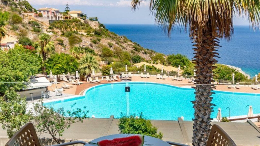 Apostolata Island Resort & Spa