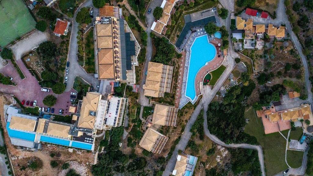Apostolata Island Resort & Spa