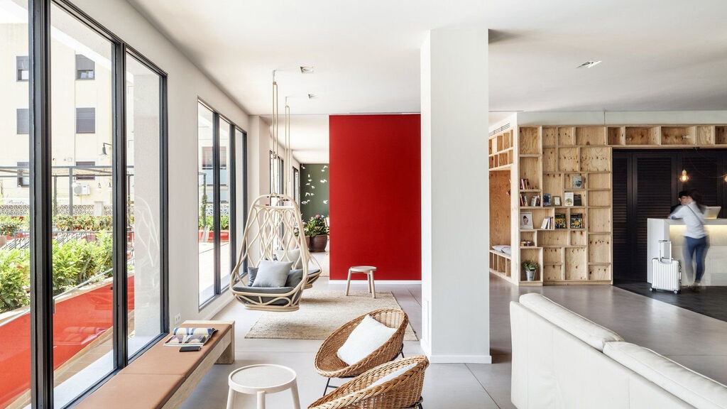 Aqua Hotel Bertran Park