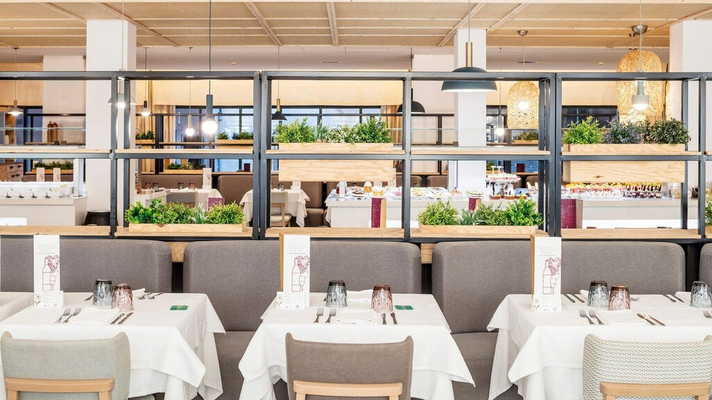 Aqua Hotel Bertran Park