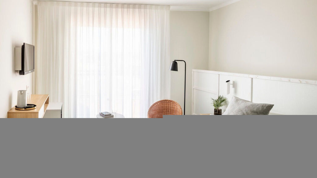 Aqua Hotel Bertran Park