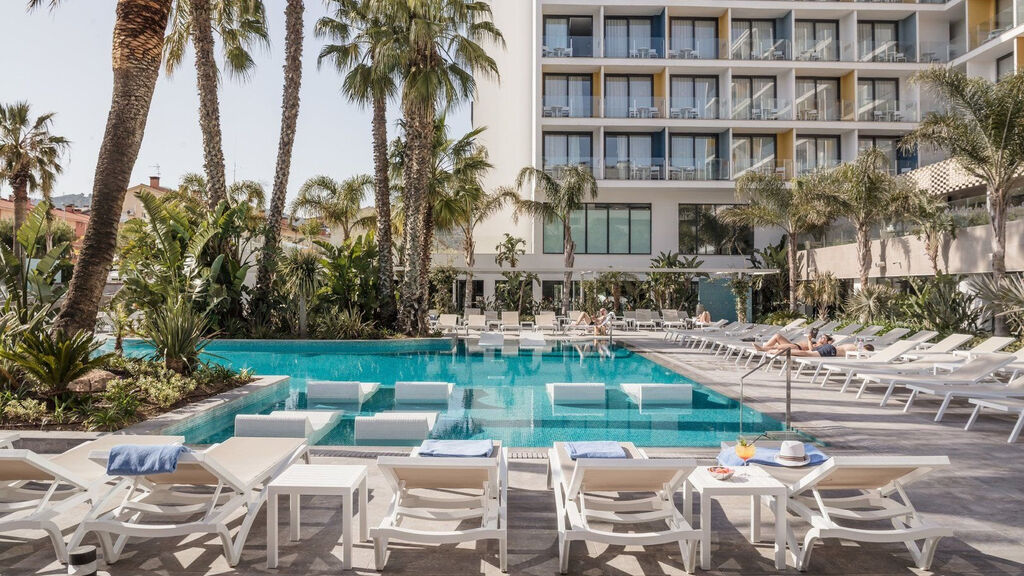 Aqua Hotel Silhouette & Spa