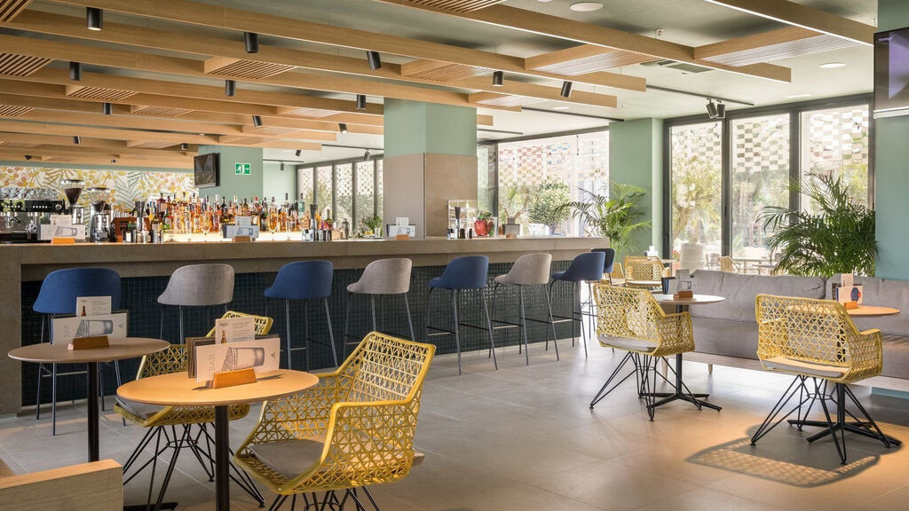 Aqua Hotel Silhouette & Spa