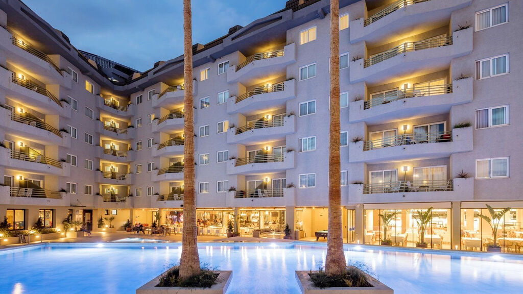 Aqua Hotel The Breeze