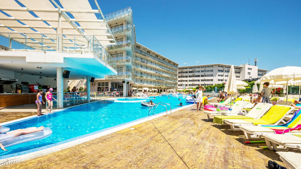 Aqua Nevis Clubhotel