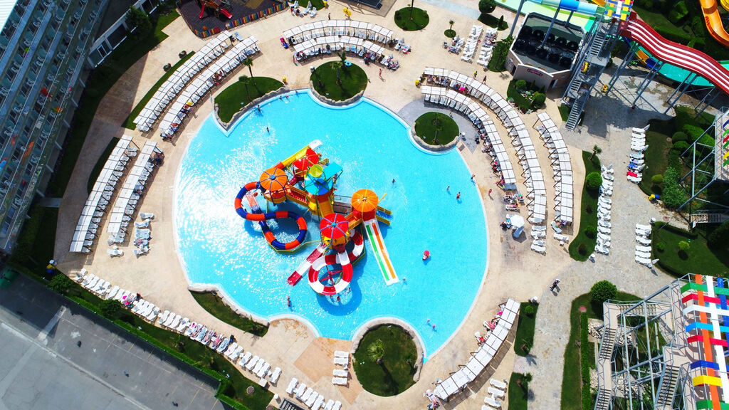 Aqua Nevis Clubhotel