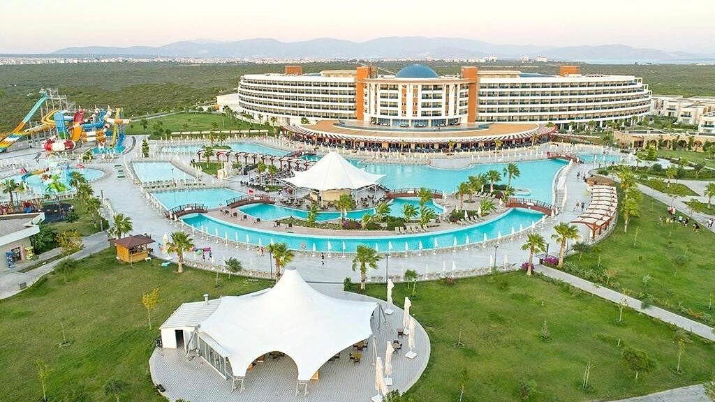 Aquasis Deluxe Resort and Spa
