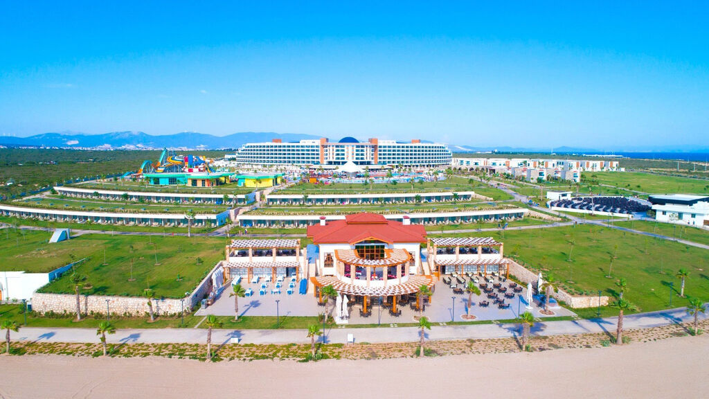 Aquasis Deluxe Resort