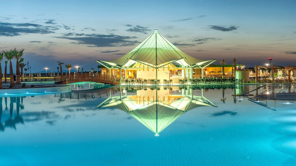 Aquasis Deluxe Resort