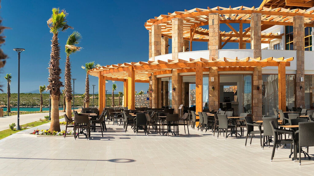 Aquasis Deluxe Resort
