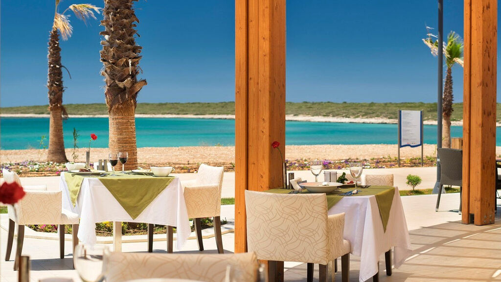 Aquasis Deluxe Resort