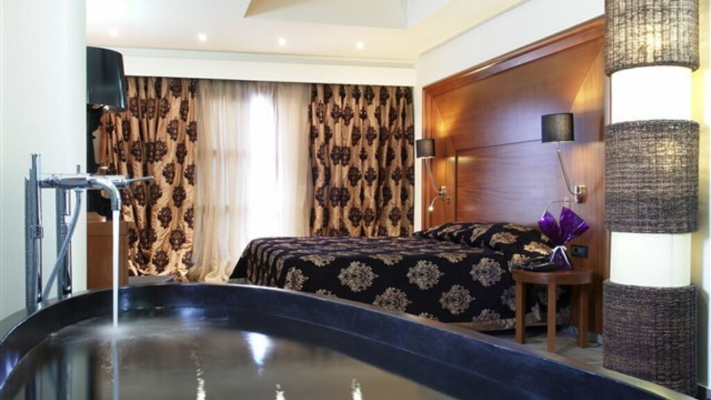 Aressana Spa Hotel & Suites