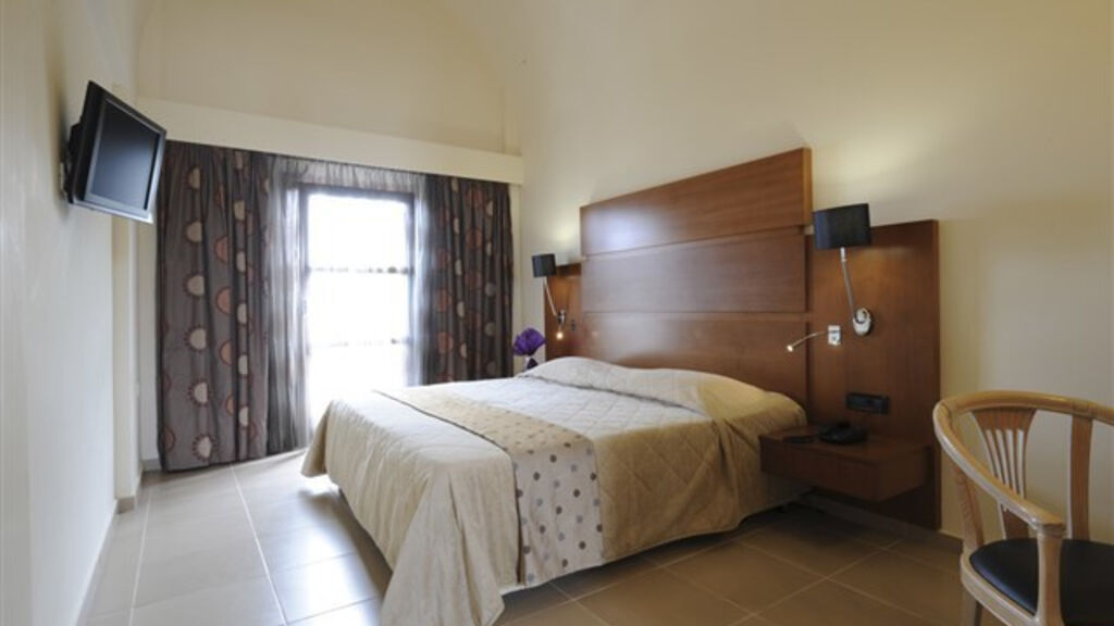 Aressana Spa Hotel & Suites